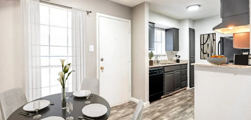 Flats at Brentwood 2