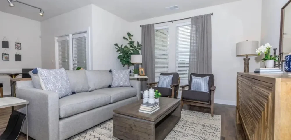 Luxia Rockwall Downes 1