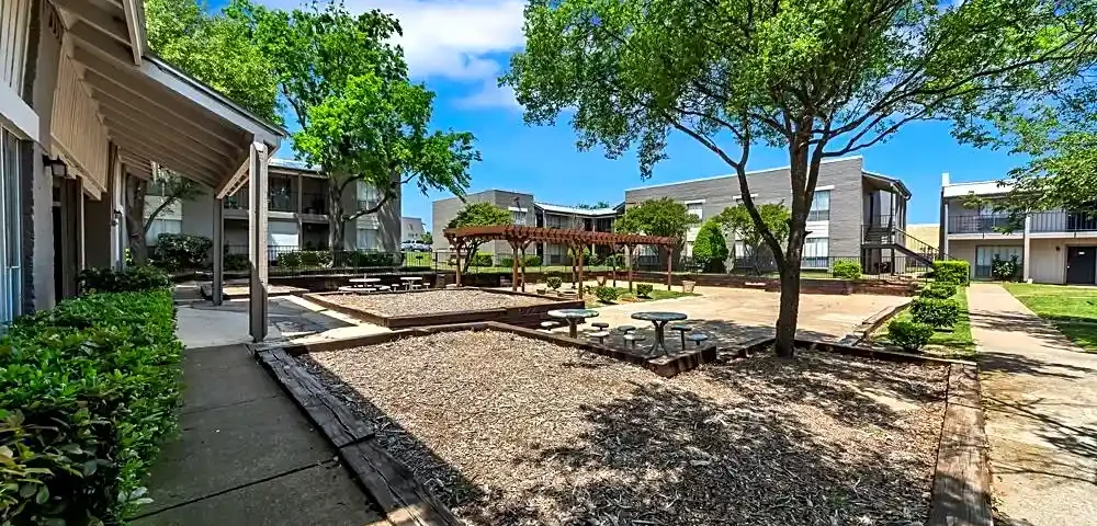 Mission Pointe Club 5